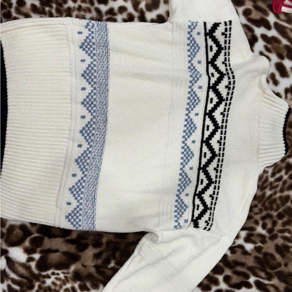 Cozy Patterned Sweater - Picture 2 of 3